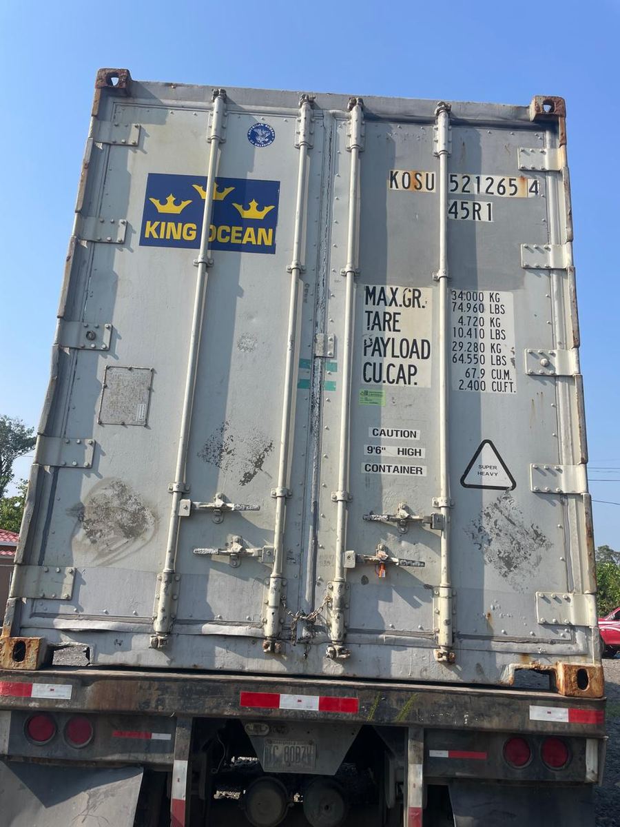 Contenedor reefer trasero con aliado logístico internacional